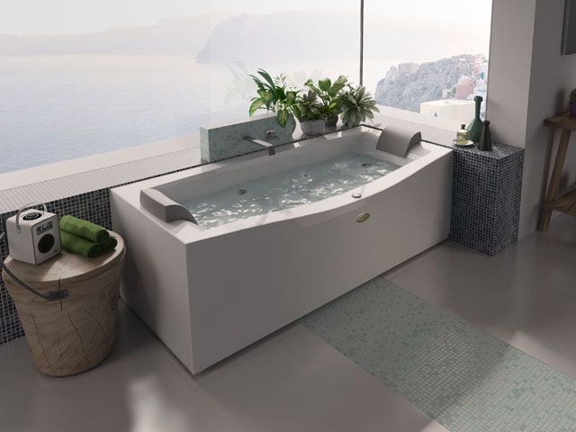 漩涡按摩浴缸浴缸浴在卫生间里有海景的从维多利亚李子