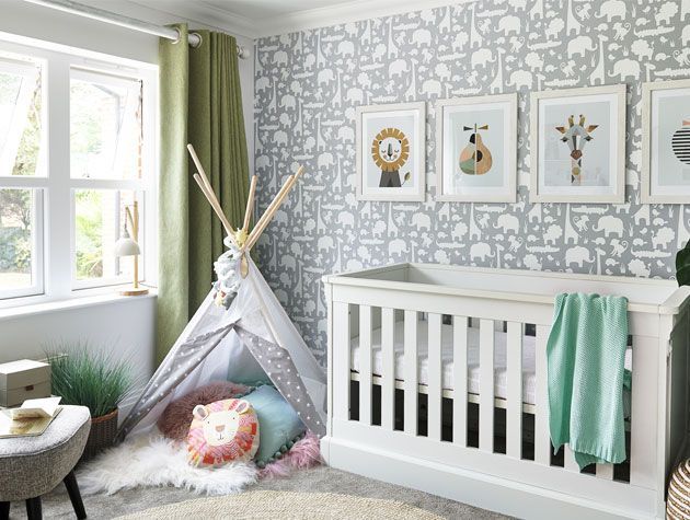 性别中性婴儿卧室装饰着尾盖，灰色动物壁纸和薄荷的家具，由Giovanna Fletcher和Wayfair-Bedrooms-GoodhomesMagazine.com装饰
