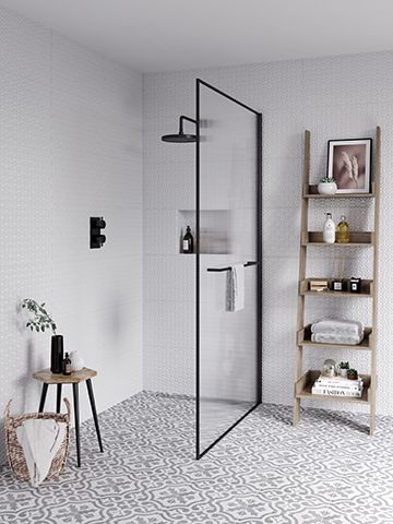 黑色淋浴屏幕-如何让你的浴室看起来更昂贵-浴室- goodhomesmagazine.com