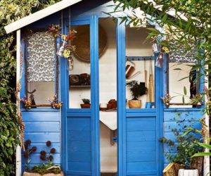 蓝色时尚的棚子- Instagram - gardens - goodhomesmagazine.com上的5个令人眩晕的棚子