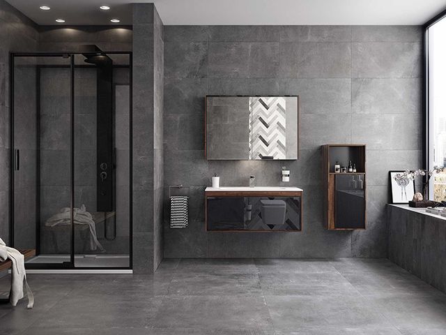 灰色和黑色浴室- 5个独特的风格提示灰色浴室-浴室- goodhomesmagazine.com
