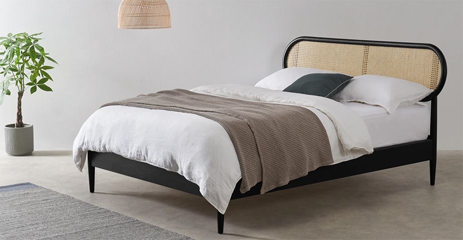 Madecane Bed  -  6种方法可以将甘蔗趋势带入您的室内设计 - 灵感 - 博伊德霍姆斯Magazine.com
