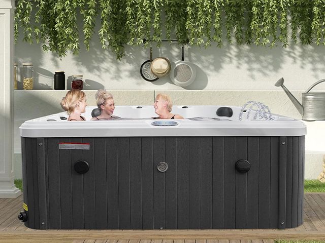 蓝鲸温泉-如何保持你的热水浴缸今年夏天清洁-购物- goodhomesmagazine.com