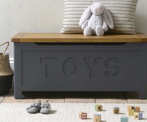 儿童卧室家具，灰色带轻木盖的大玩具盒